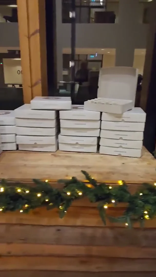 Koekjes in doosjes om mee te nemen